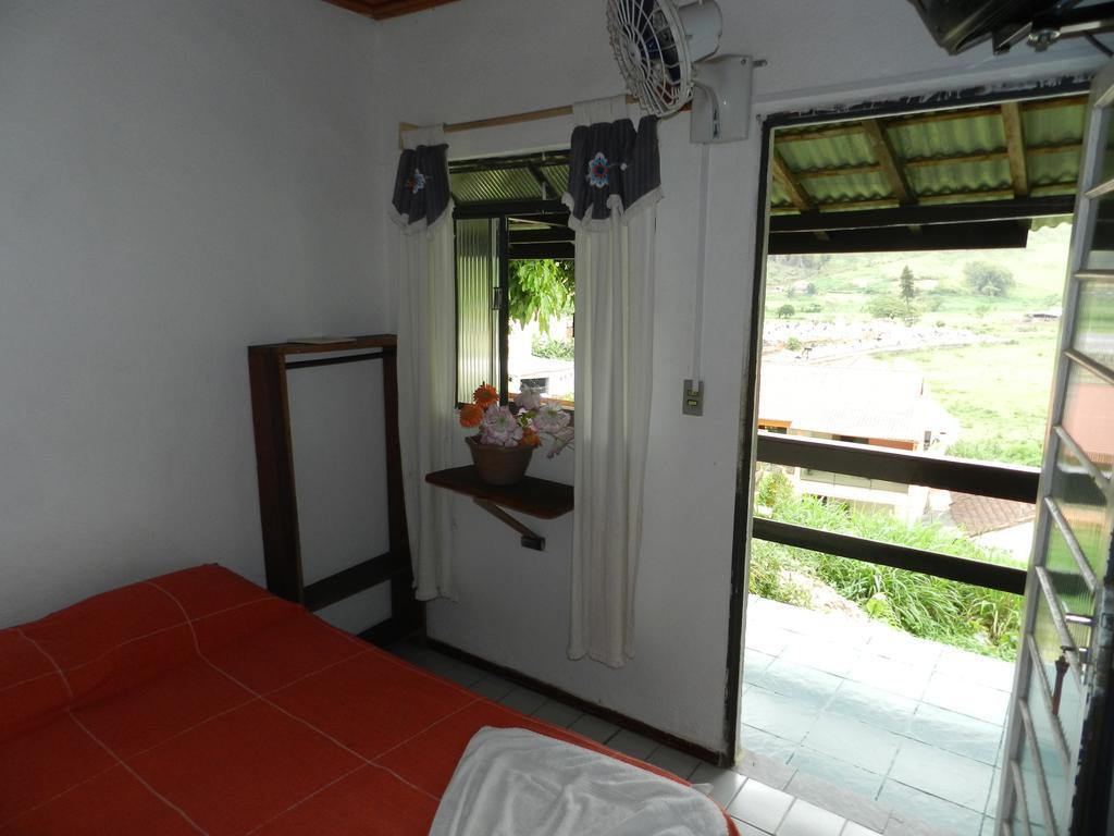 Pousada Hospedaria Santa Clara Santa Rita de Jacutinga Bagian luar foto